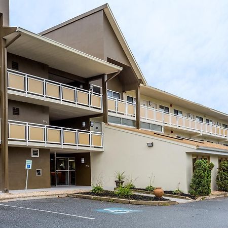 Days Inn By Wyndham Harrisburg North Luaran gambar