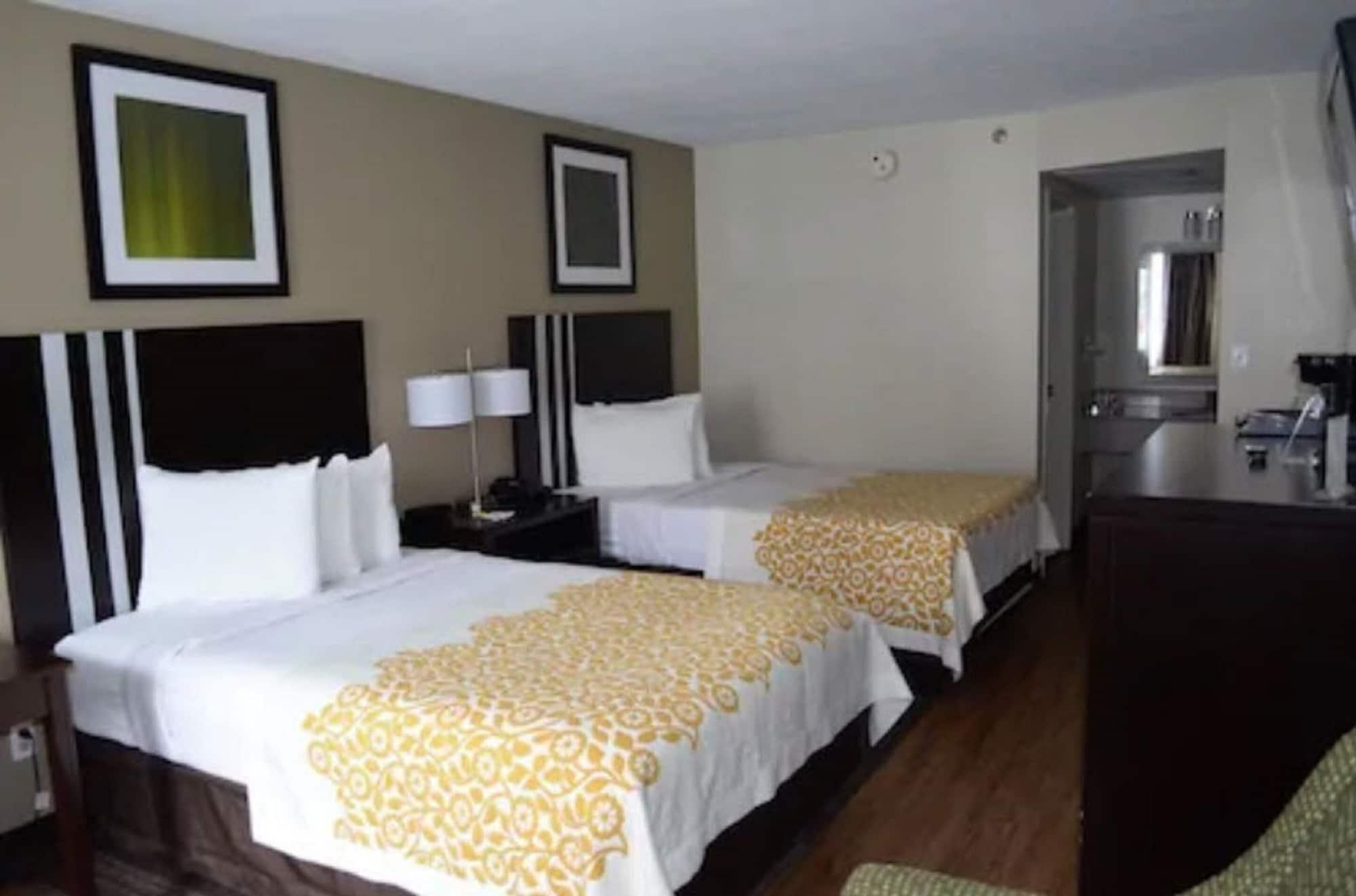 Days Inn By Wyndham Harrisburg North Luaran gambar
