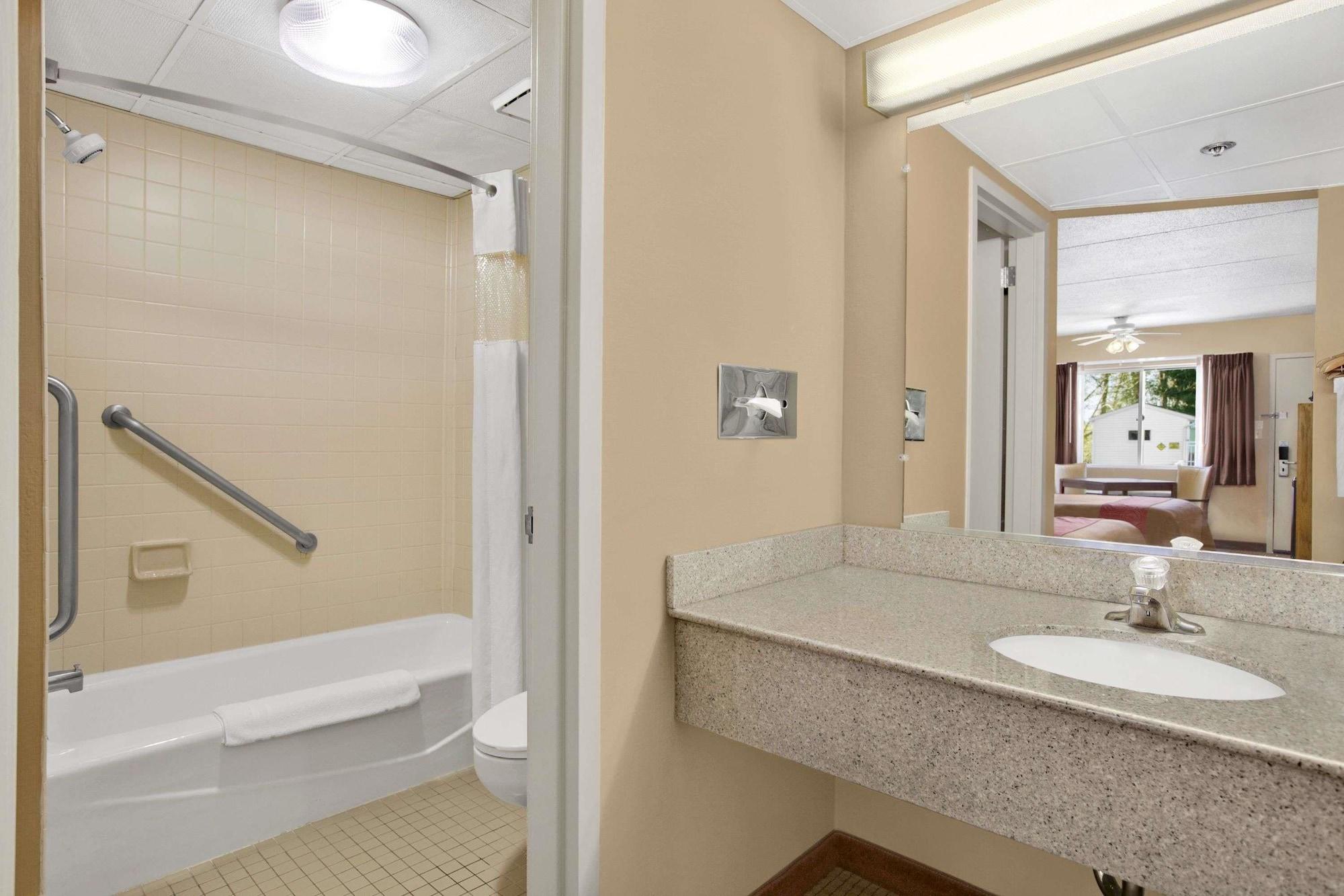 Days Inn By Wyndham Harrisburg North Luaran gambar