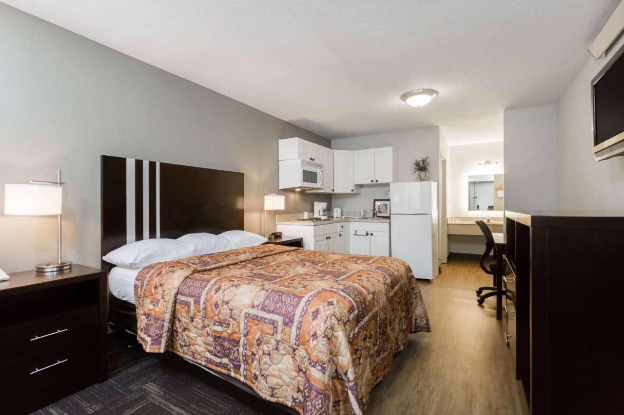 Days Inn By Wyndham Harrisburg North Luaran gambar
