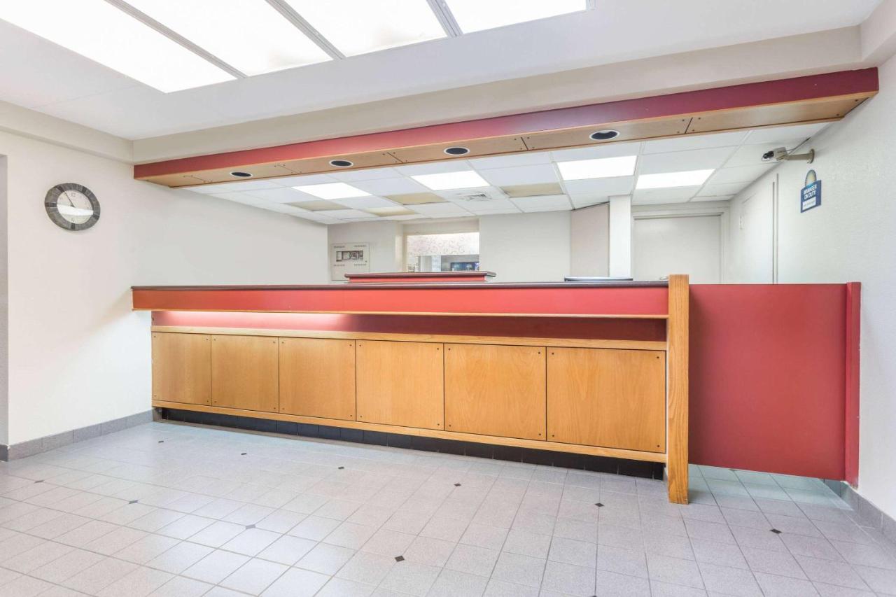 Days Inn By Wyndham Harrisburg North Luaran gambar