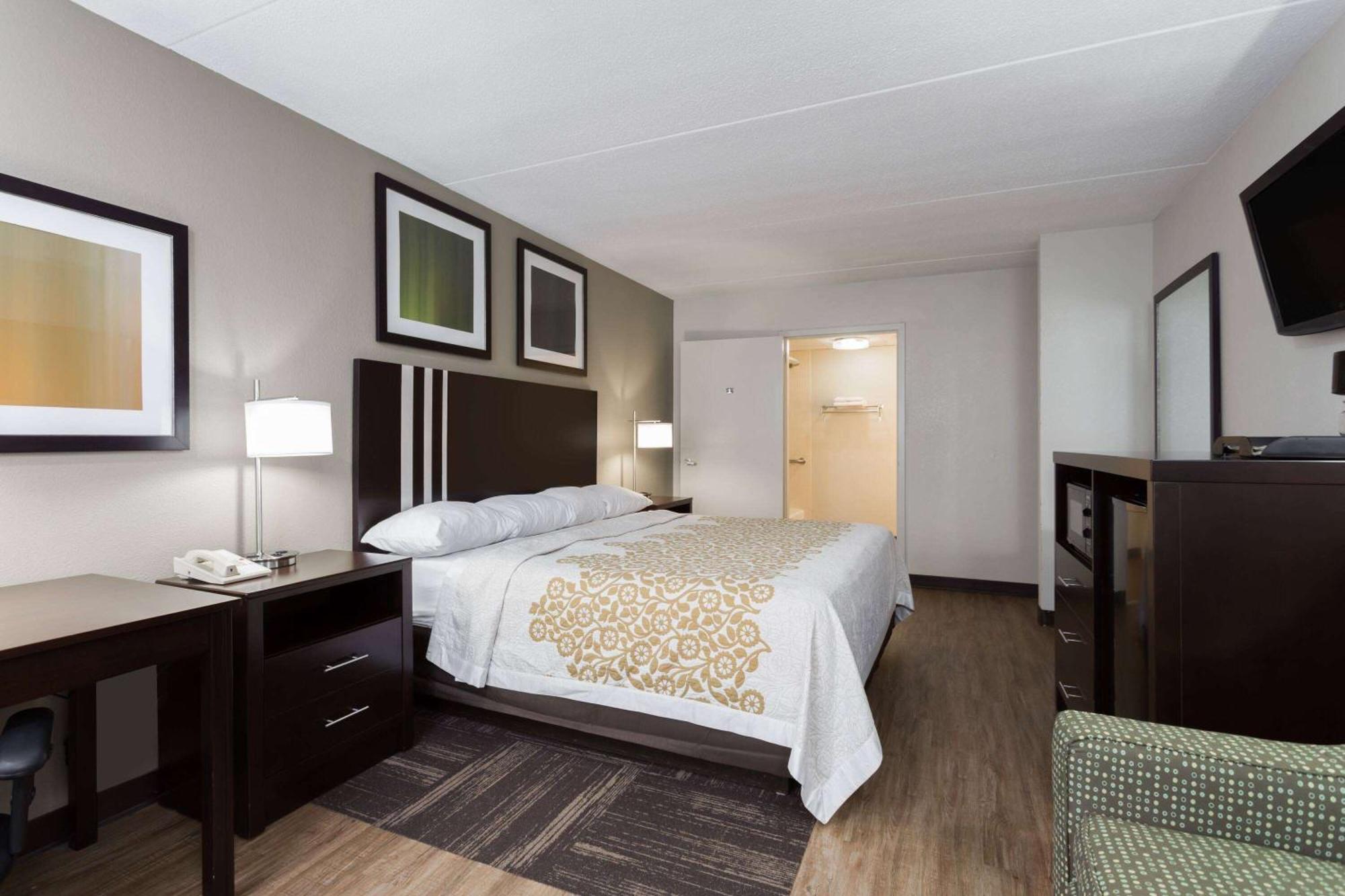 Days Inn By Wyndham Harrisburg North Luaran gambar