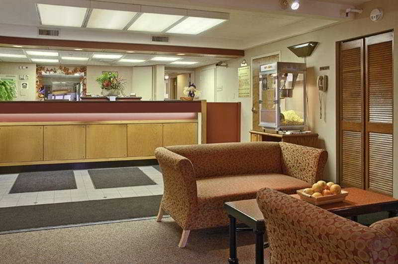 Days Inn By Wyndham Harrisburg North Dalaman gambar