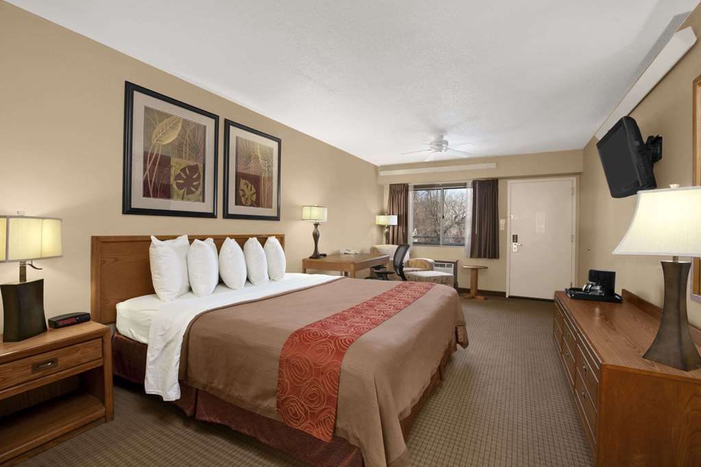 Days Inn By Wyndham Harrisburg North Bilik gambar