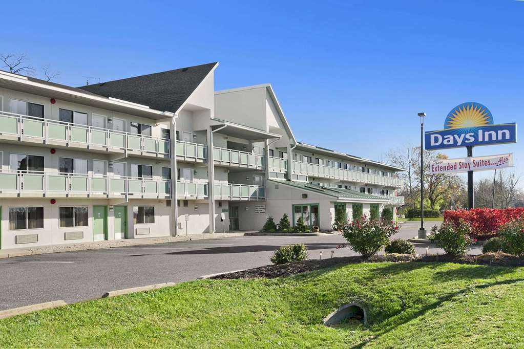 Days Inn By Wyndham Harrisburg North Luaran gambar