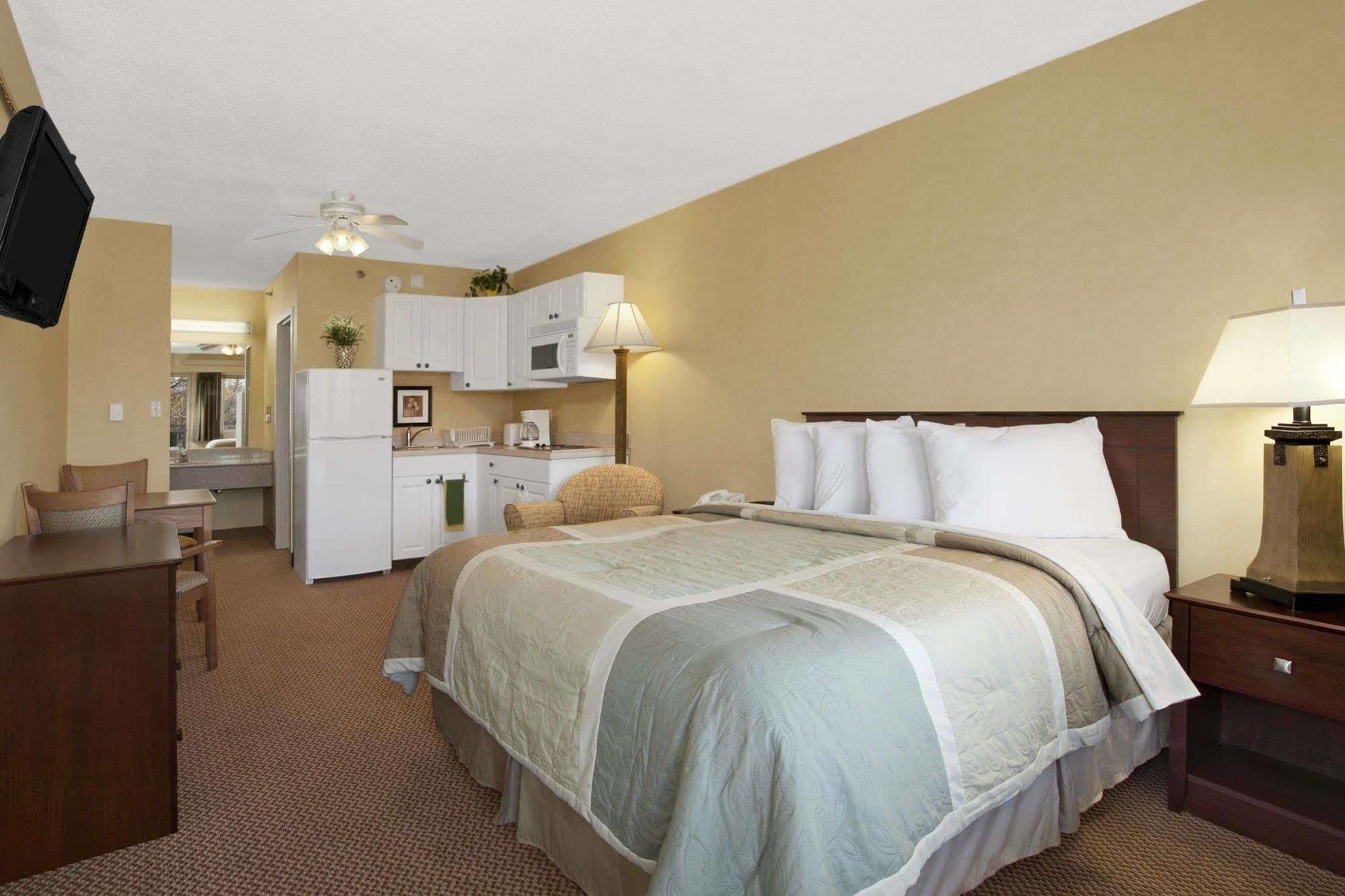 Days Inn By Wyndham Harrisburg North Luaran gambar
