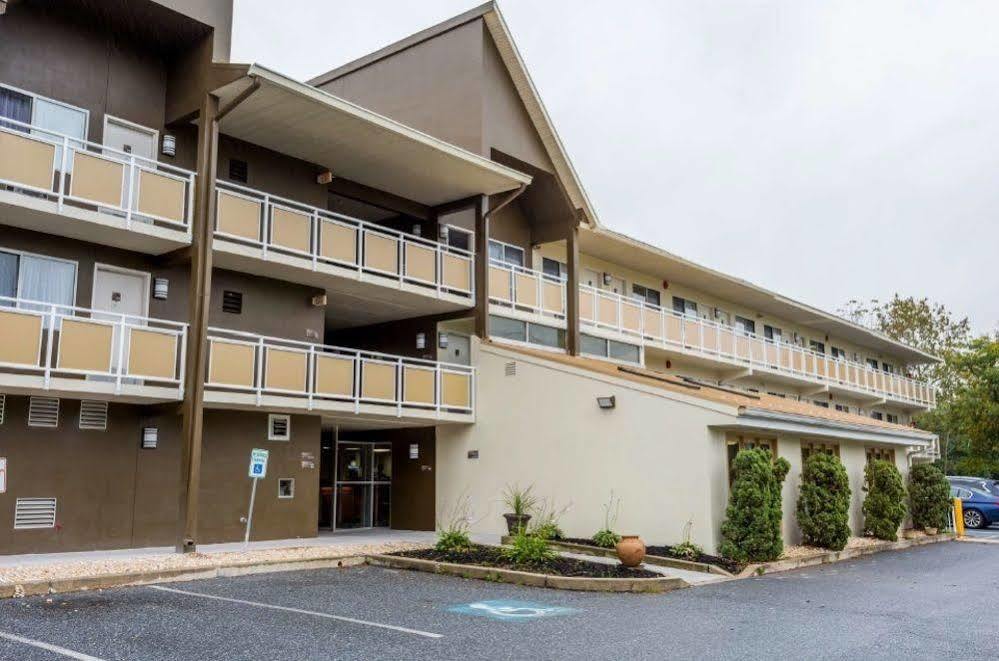 Days Inn By Wyndham Harrisburg North Luaran gambar
