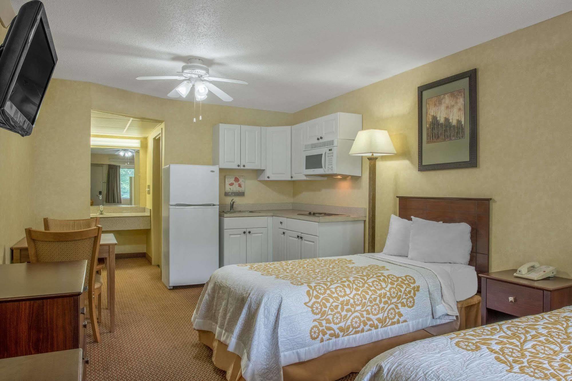 Days Inn By Wyndham Harrisburg North Luaran gambar