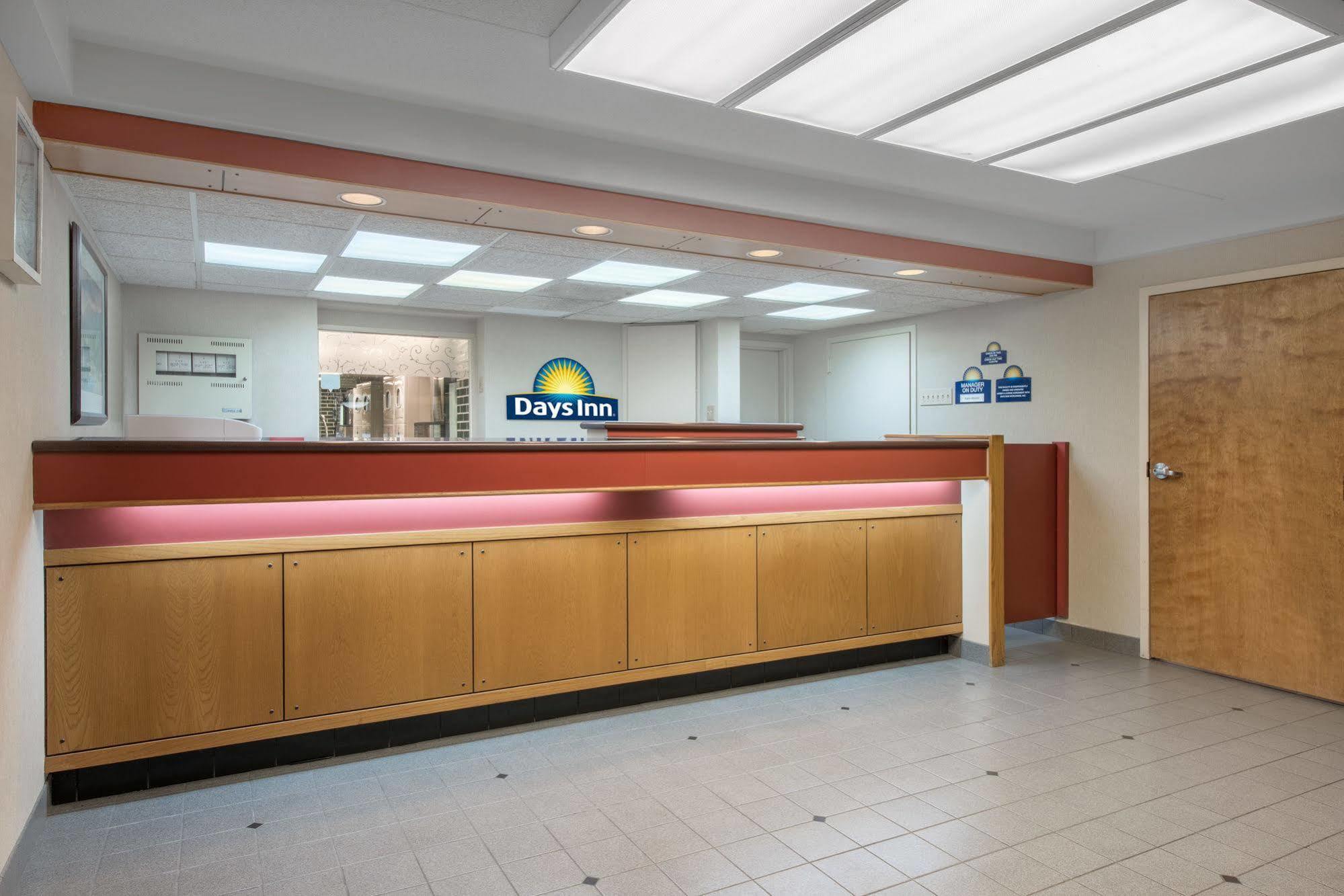 Days Inn By Wyndham Harrisburg North Luaran gambar