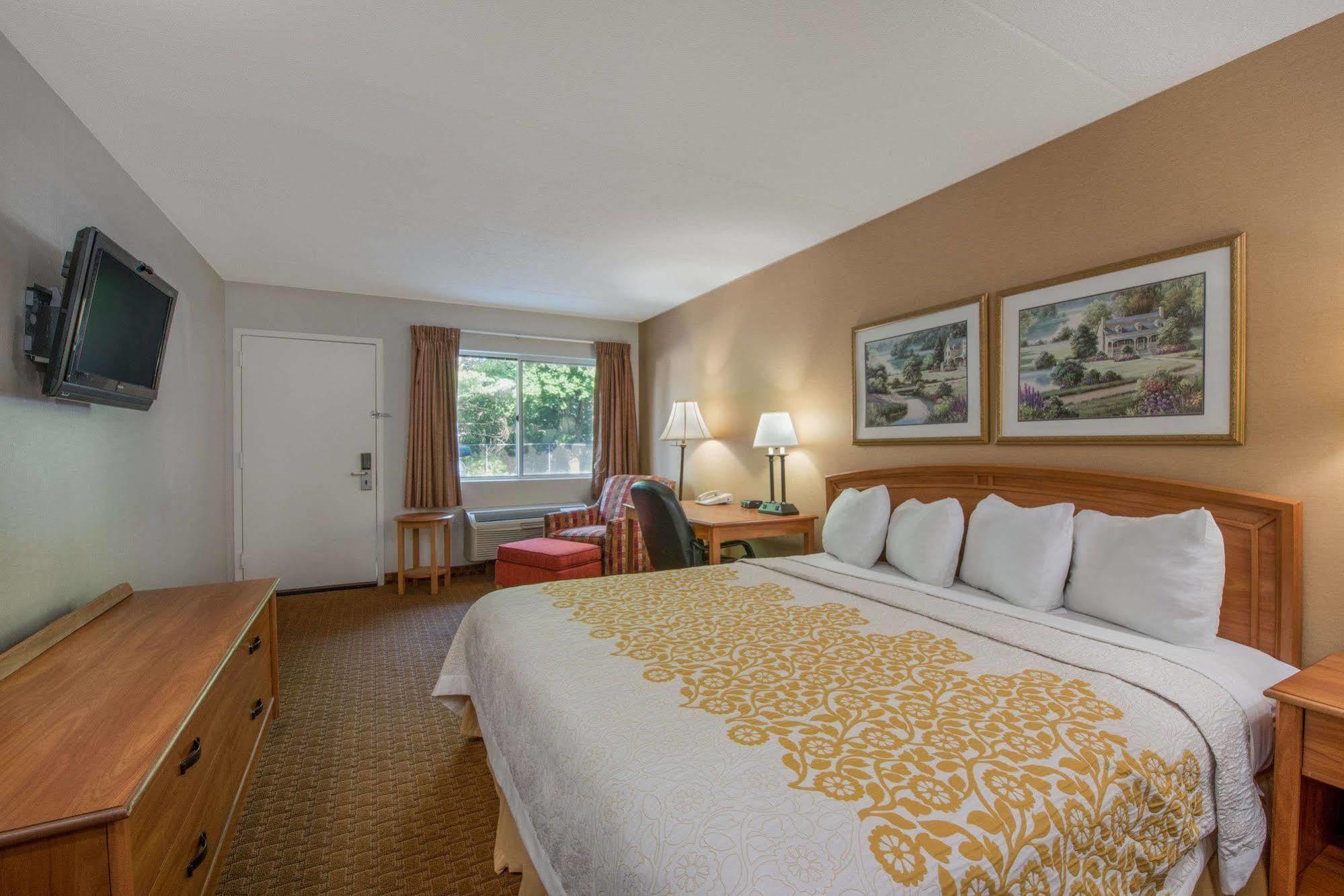 Days Inn By Wyndham Harrisburg North Luaran gambar
