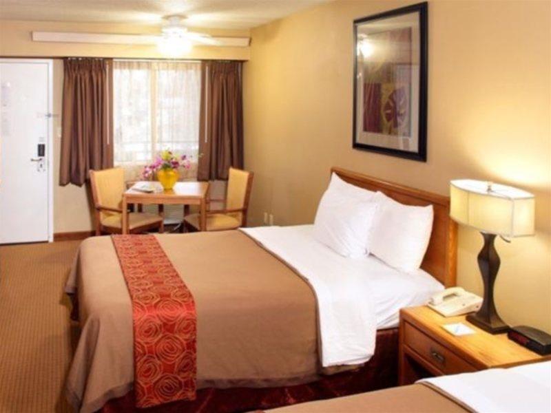 Days Inn By Wyndham Harrisburg North Luaran gambar